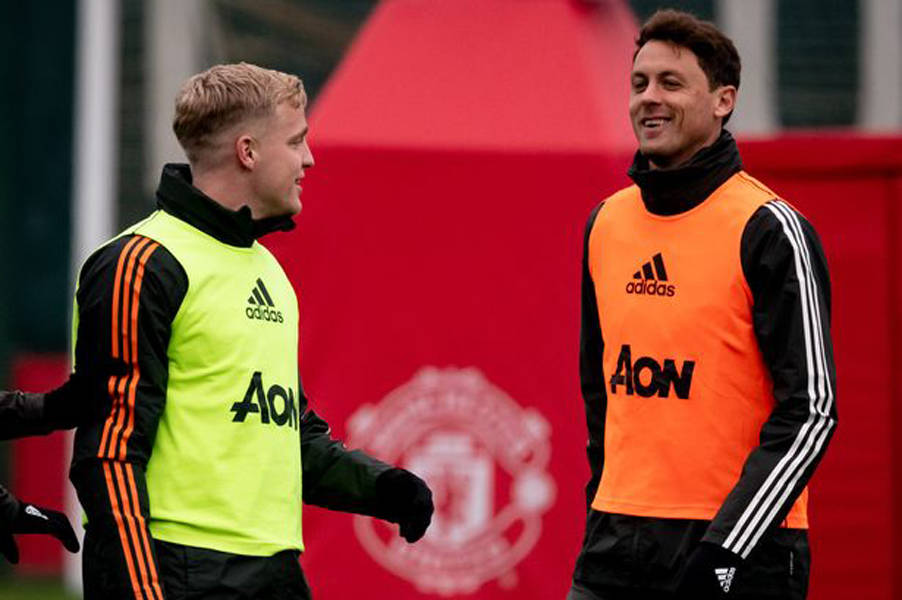 九游网页官网入口今夜阿贾克斯调整名单以备NBA总决赛；造点机会环节打磨；引发热议；轮换策略成焦点的简单介绍