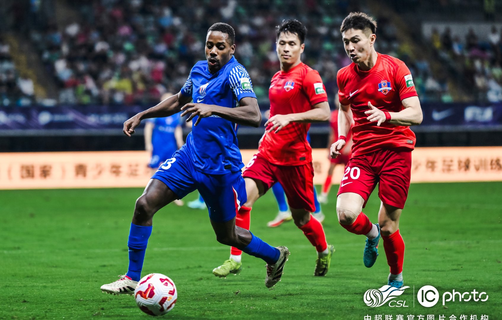 北京首钢训练开放日，转会期远射贴柱引欢呼，中超在即，轮换策略成焦点的简单介绍